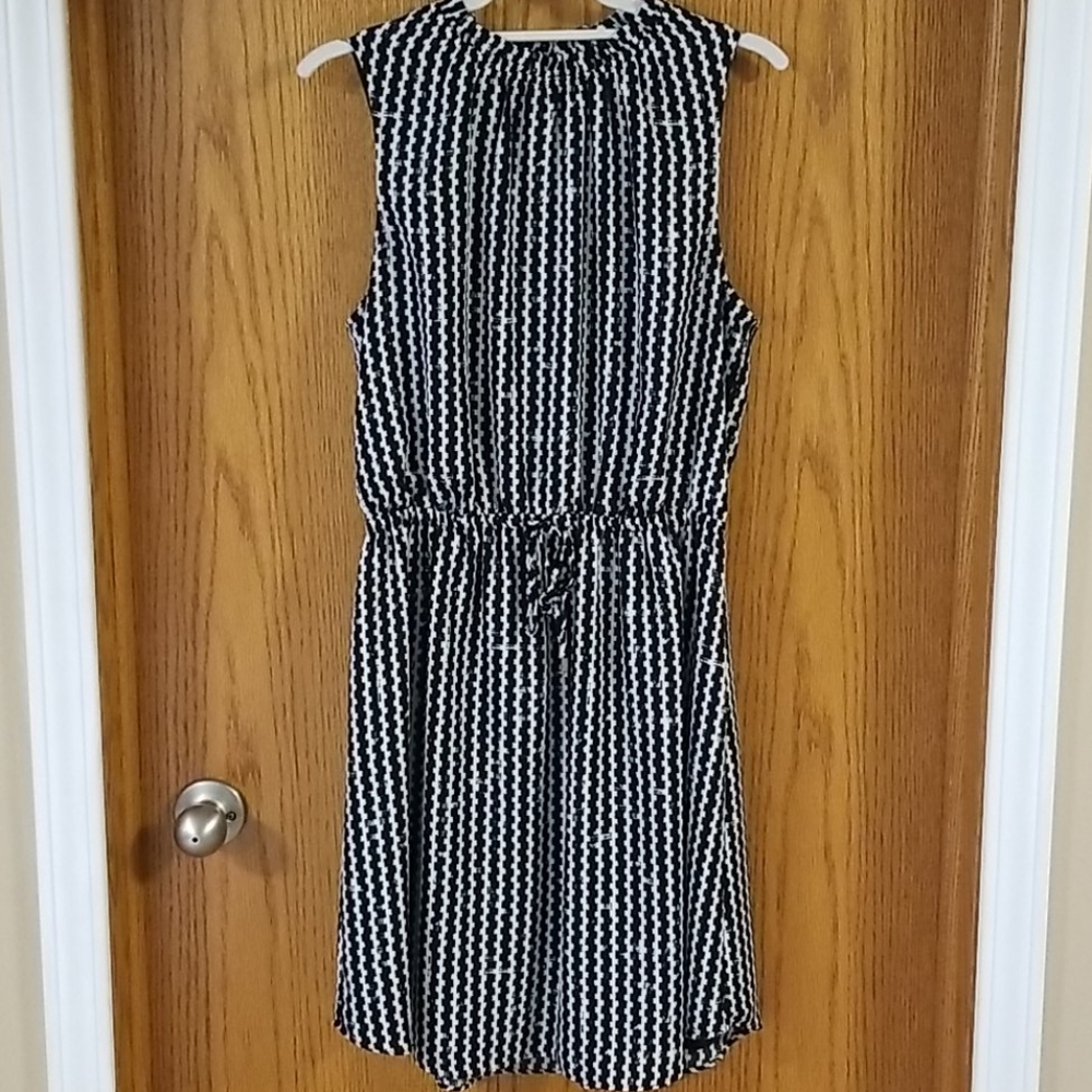Apt 9 gathered collar sleeveless dress Size Medium